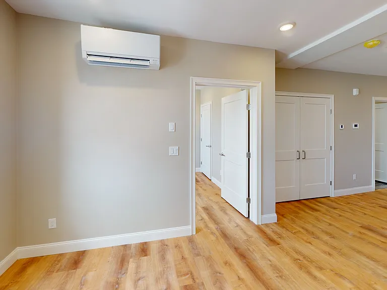 100 Revere St — Photo 34