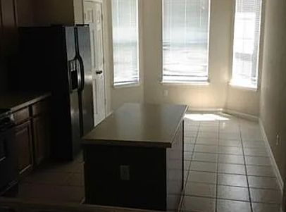 3rd image of 811 Shadow Creek Blvd