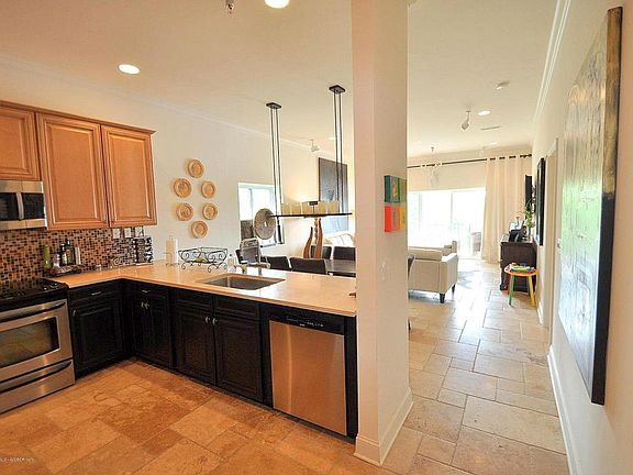 Image 5: Kitchen