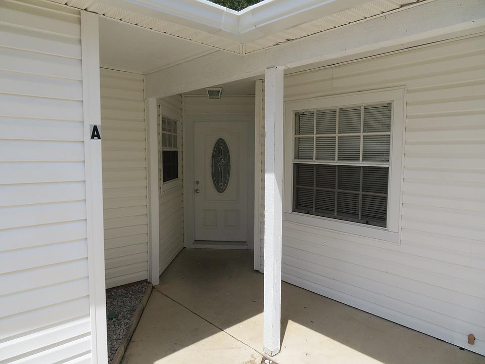 Front Entry w/ Designer Door