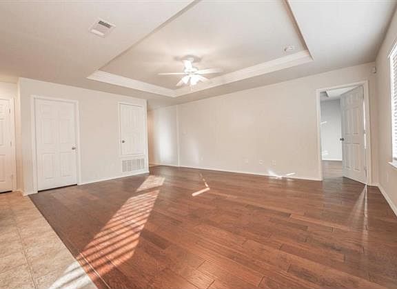 4th image of 14717 Southview Trl