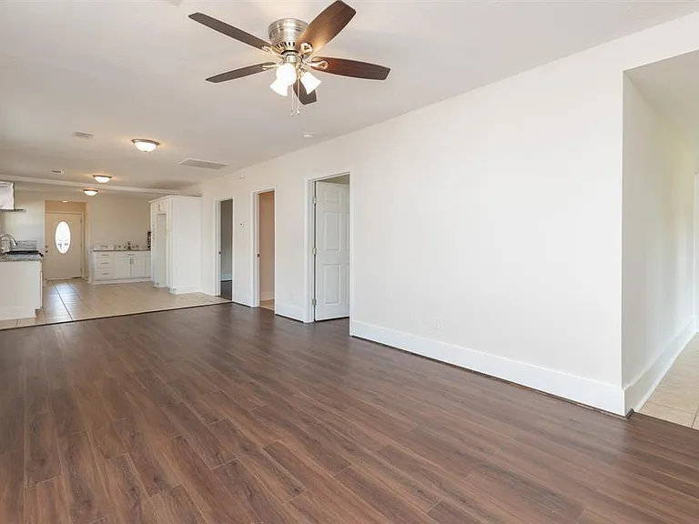3406 Michigan St — Photo 26