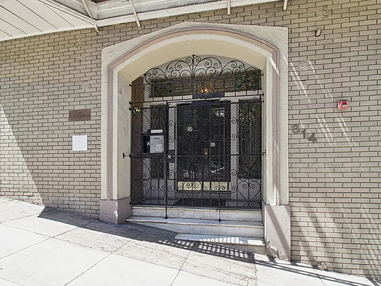 814 California Street — Photo 8