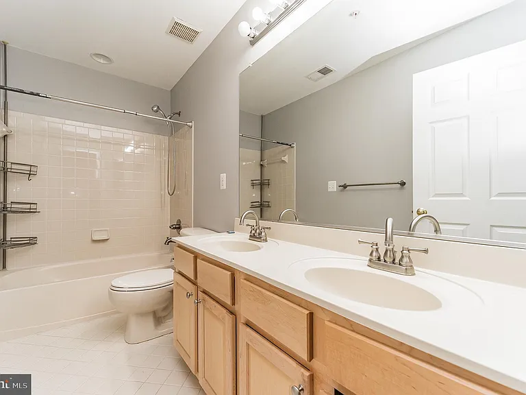 4858 Lee Hollow Pl — Photo 24