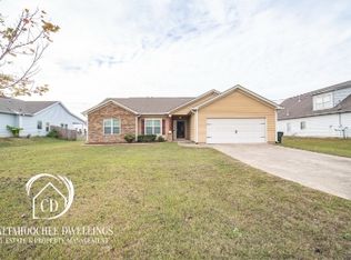 30 Churchhill Dr, Fort Mitchell, AL 36856