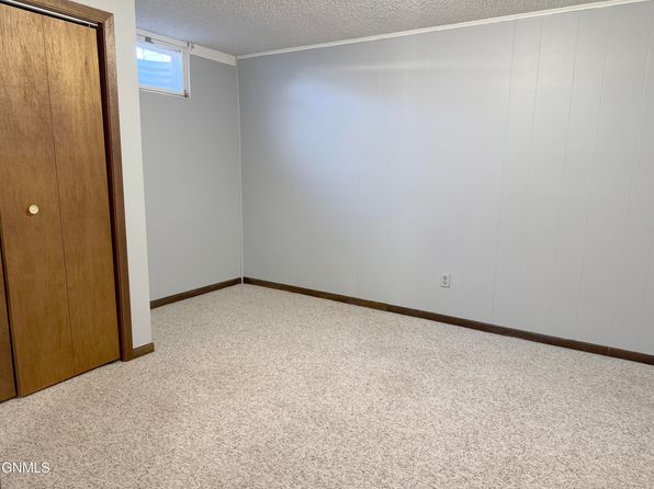 bismarck-north-dakota-447600754 picture