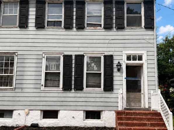 37 Market St, Salem, NJ 08079