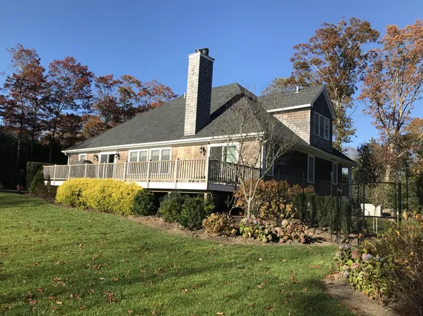 https://photos.zillowstatic.com/fp/be44c8583819b5984667adcd6e543b94-p_e.webp