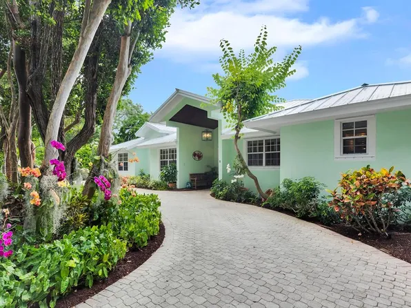 13 N Bridge Ln, Key Largo, FL 33037