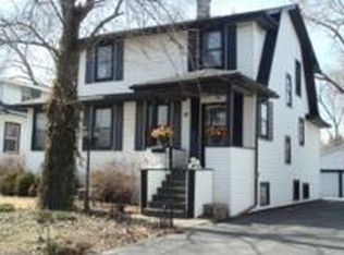 32 N Harvard Ave, Villa Park, IL 60181