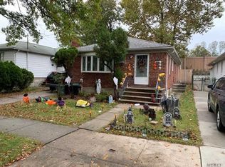 260-21 57th Ave, Little Neck, NY 11362