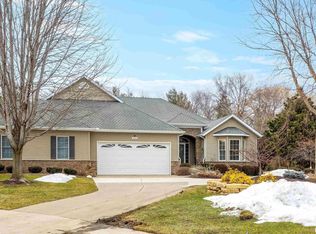 2002 E 50th Ct, Davenport, IA 52807