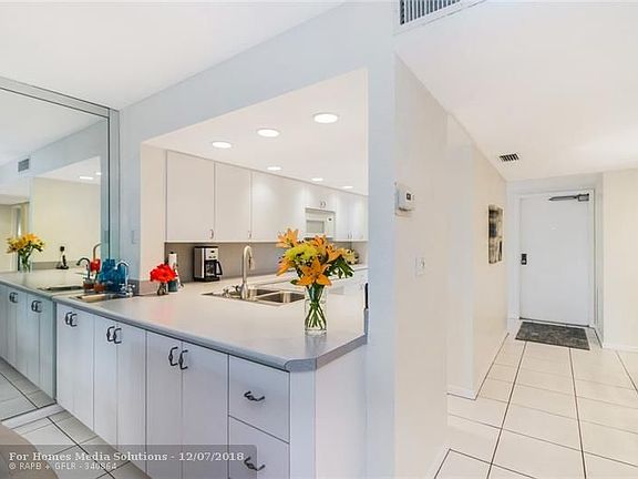 4th image of 1100 SE 5th Ct APT 27