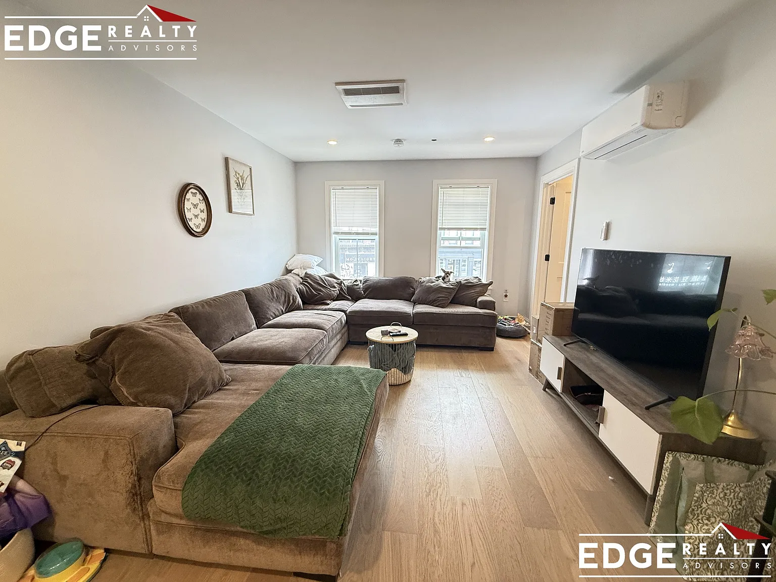 2 bed, 1100 sqft, $3,400 — Photo 2
