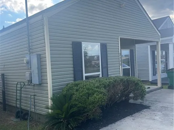 2120 Newton St, Gretna, LA 70056