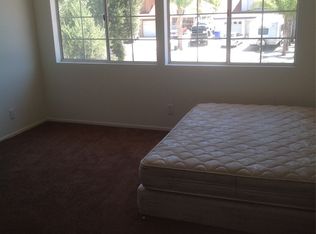 1068 N Rosalind Ave, Rialto, CA 92376