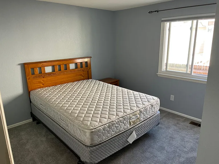 Second bedroom.