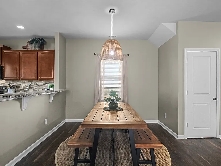 153 Hamilton Grv — Photo 13