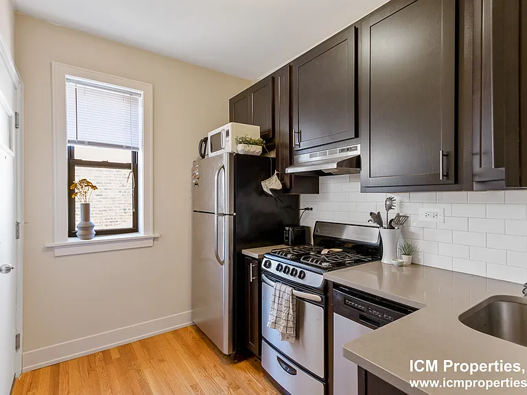 632 W Aldine Ave #2E — Photo 6