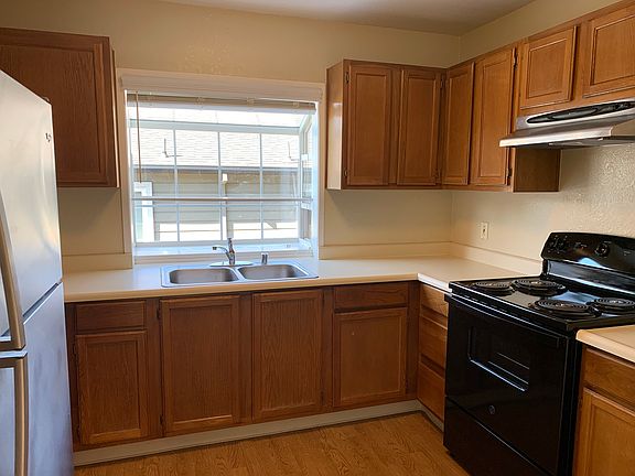5th image of 515 Canyon Oaks Dr APT E