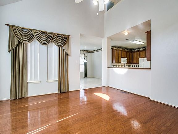 5th image of 1308 Rosebrook Dr