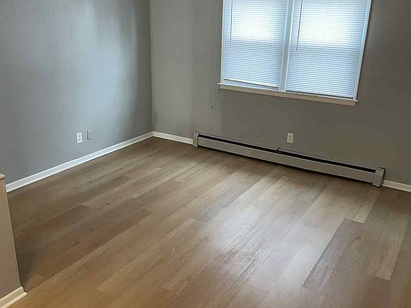 4th image of 1195 NW Aurora Ave #3