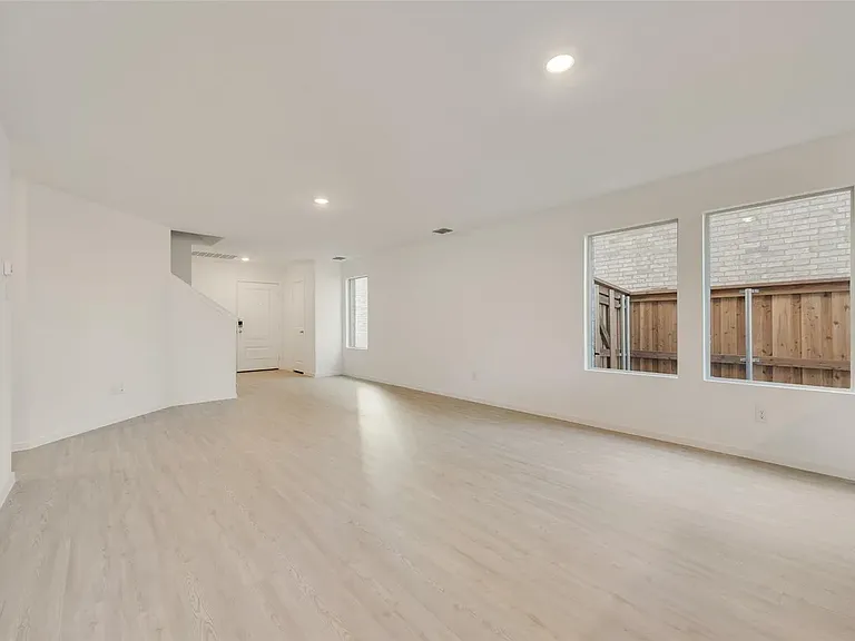 233 Ashbrook St — Photo 19