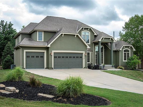 5th image of 1529 NE Woodland Shores Ter