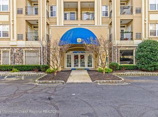 7103 Ravenscroft Rd, Clifton, NJ 07013