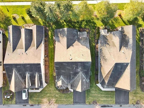 3rd image of 4092 Pine Hurst Dr