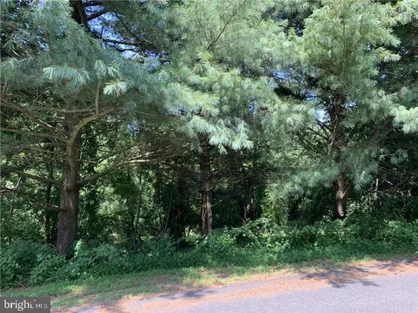 5 Pheasants Rdg S, Wilmington, DE 19807