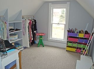 3rd image of 2719 Polk St NE