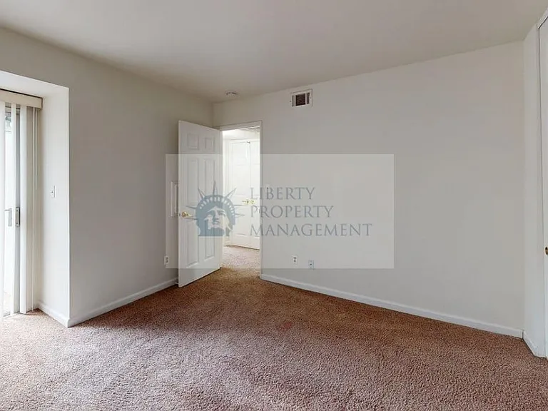 1313 Floyd Ave #119 — Photo 7
