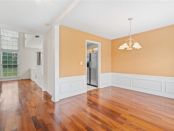 5th image of 3230 Binghampton Ln