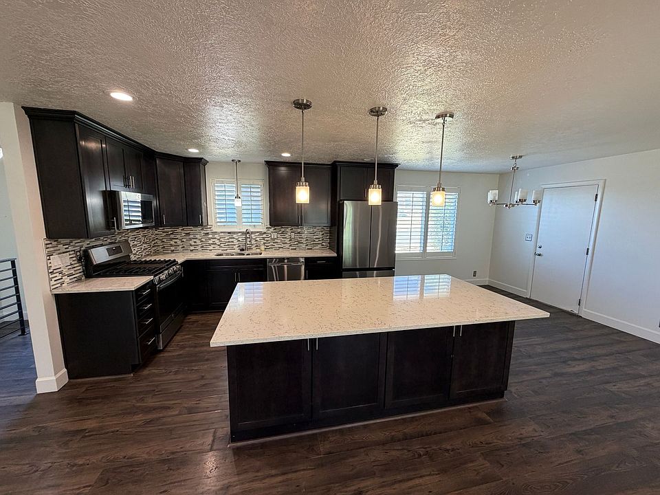 1st image of 286 Paulette Way
