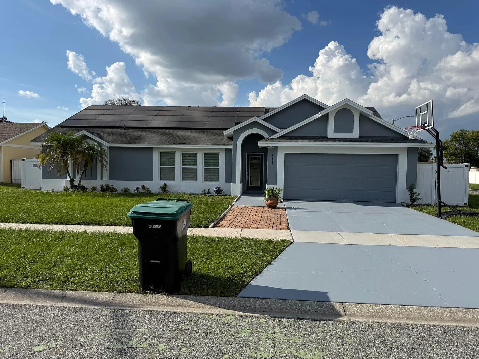 4 bed, 2000 sqft, $3,200 — Photo 1