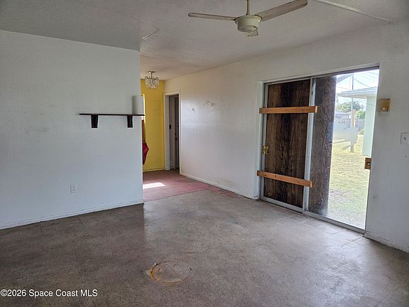 3rd image of 2417 Dakota Dr