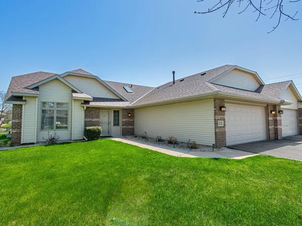 3725 Impatiens Ln N, Brooklyn Park, MN 55443