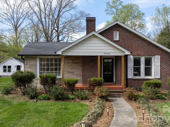 95 18th Ave NW, Hickory, NC 28601