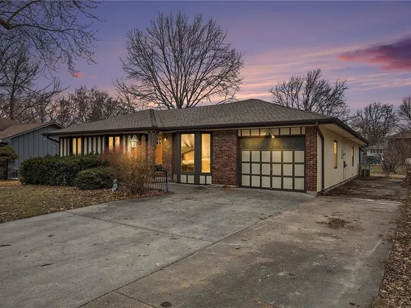 306 NE Corder St, Lees Summit, MO 64063