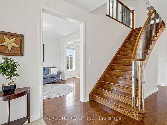 4th image of 8 Lebarr Rd