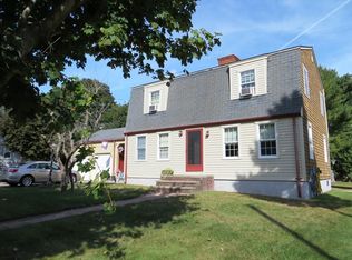7 Echo Farm Dr, Bristol, RI 02809