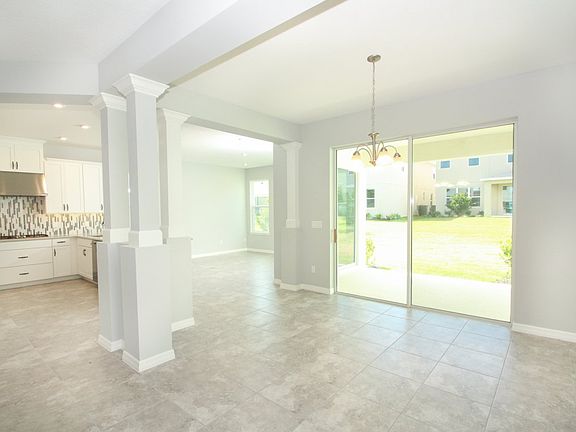 3rd image of 1175 Pandora Ave