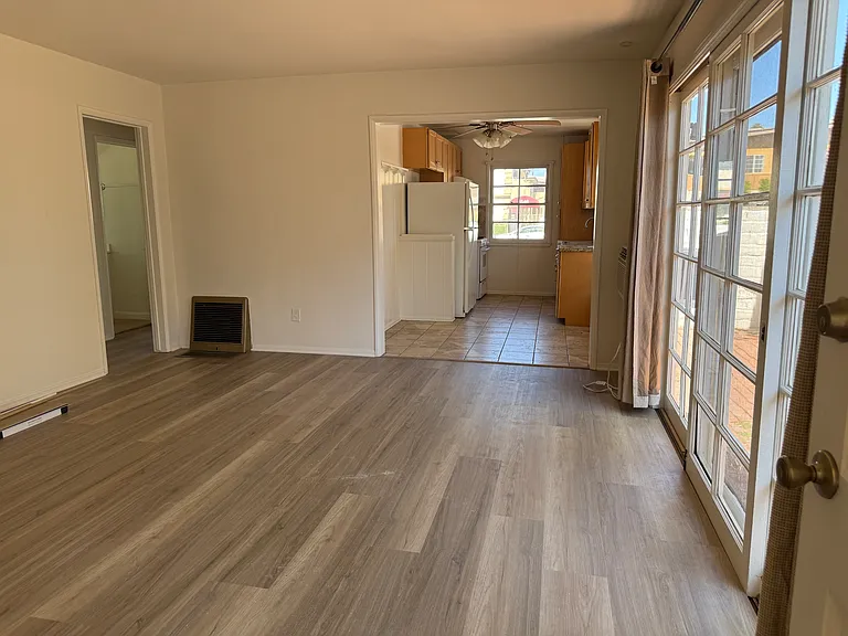 4545 Hazeltine Ave #101 — Photo 9