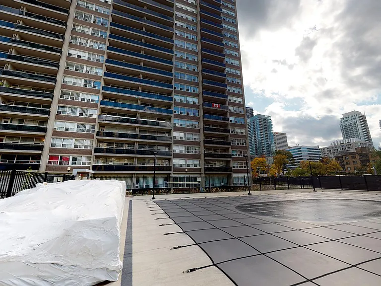 66 Broadway Ave — Photo 20