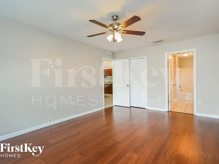 2421 Regent Way — Photo 10