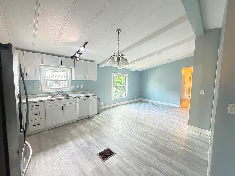 6530 Sutherland Ave — Photo 10