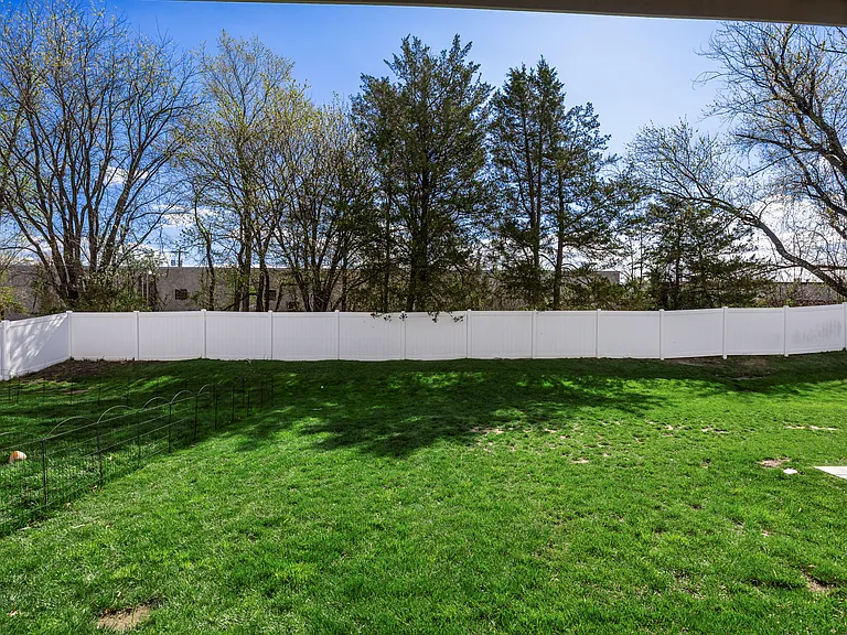 7 Autumn Park Blvd — Photo 30