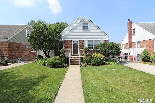 1st image of 31 Monaco Ave