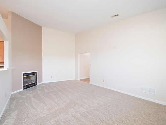5th image of 32 Highland Meadows Cir Suite 11